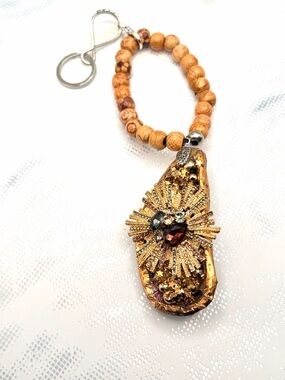 Mussel Seashell Keychain Beaded Gold Embellished Keychain Charm